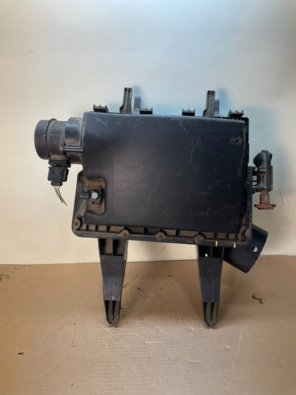 2010 to 2018 Mercedes-Benz Sprinter 2500 3.0L Air Cleaner Box ah8822 DG0