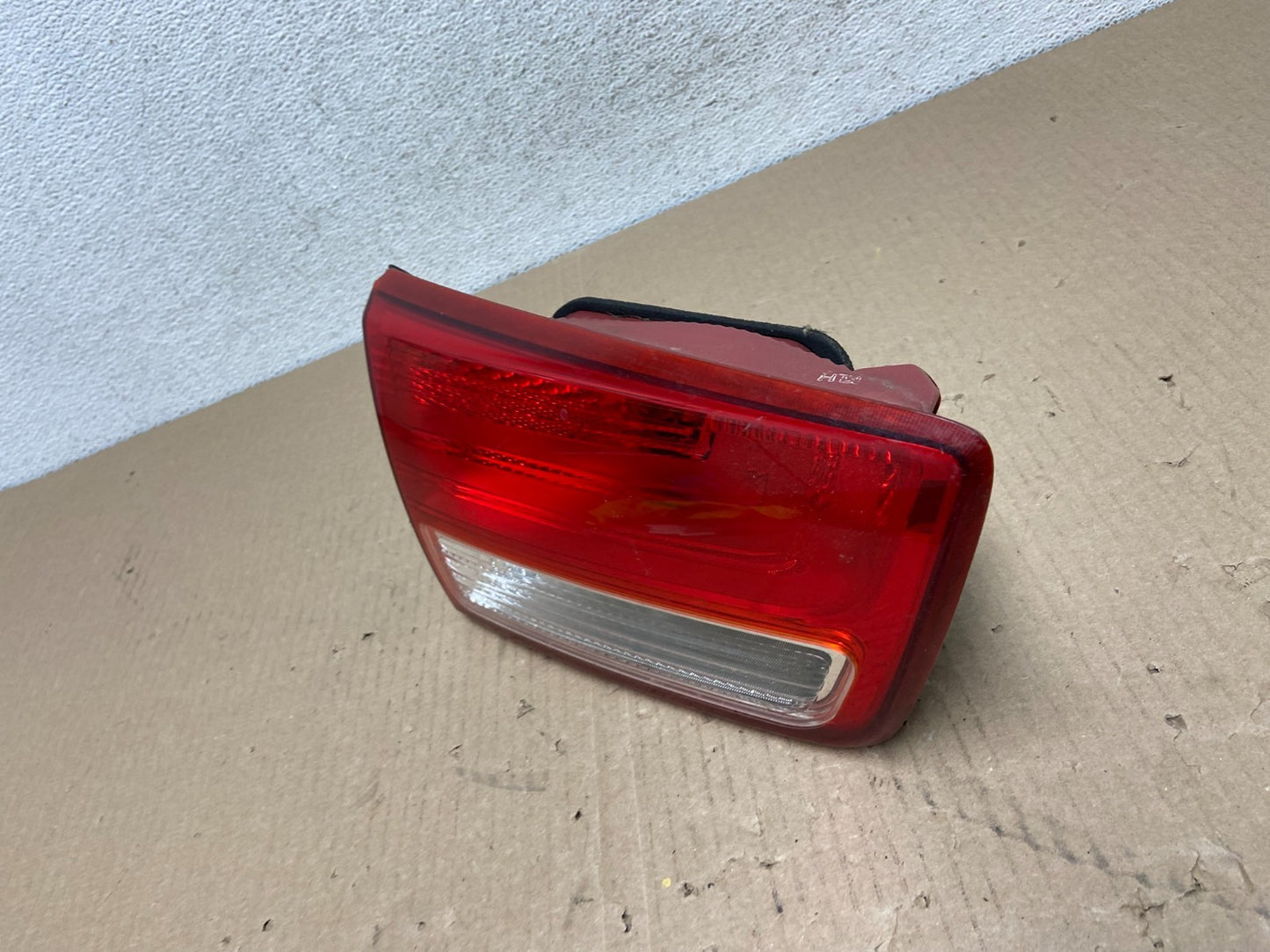 2015 2016 2017 Kia SedonaLeft Driver LH Side Inner Tail Light AE9564 DG1