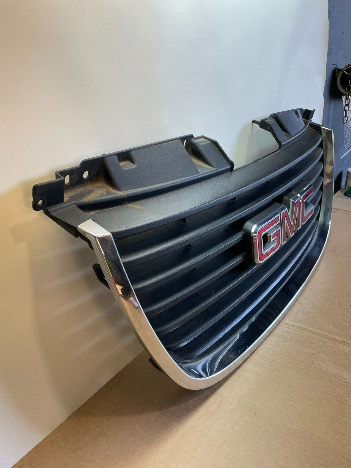 2007 to 2014 GMC Yukon Front Upper Grille Grill AF5445 DW2