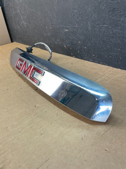 2007-2012 GMC Acadia Chrome Tailgate Rear Finish Molding Back W/Camera AE8412 DW2