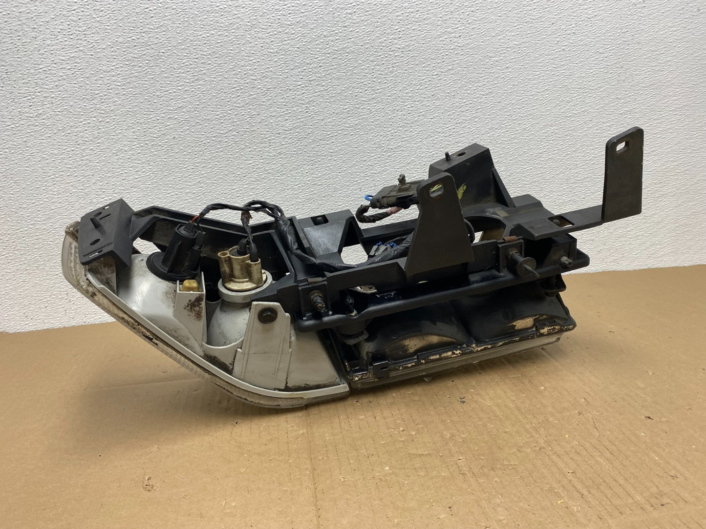 1992 to 2002 Cadillac Eldorado Right Passenger Headlight With Harness AB8117 DG4