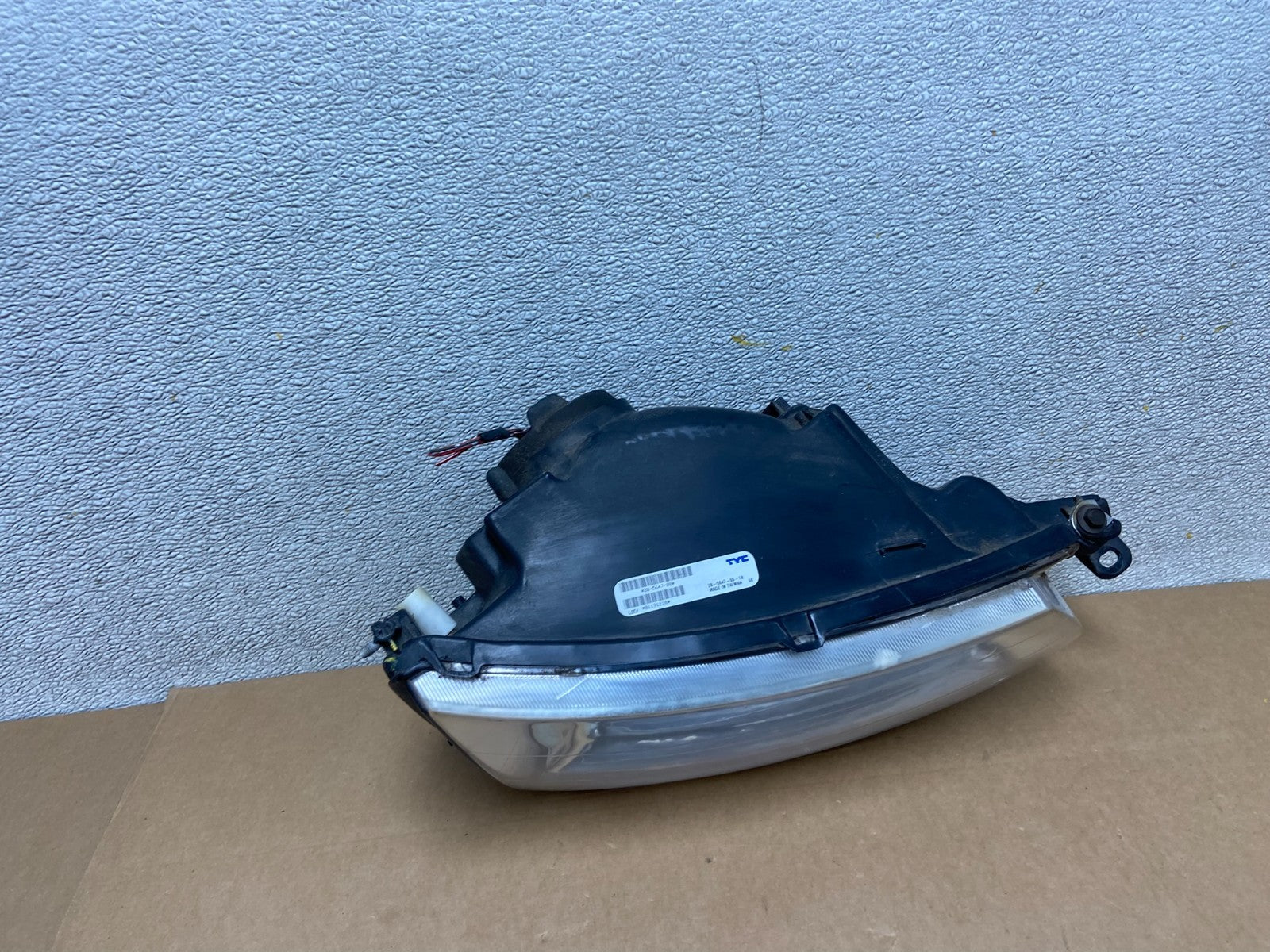 1999-2001 Toyota Solara Right Passenger RH Halogen Headlight TYC Z6563 DW5