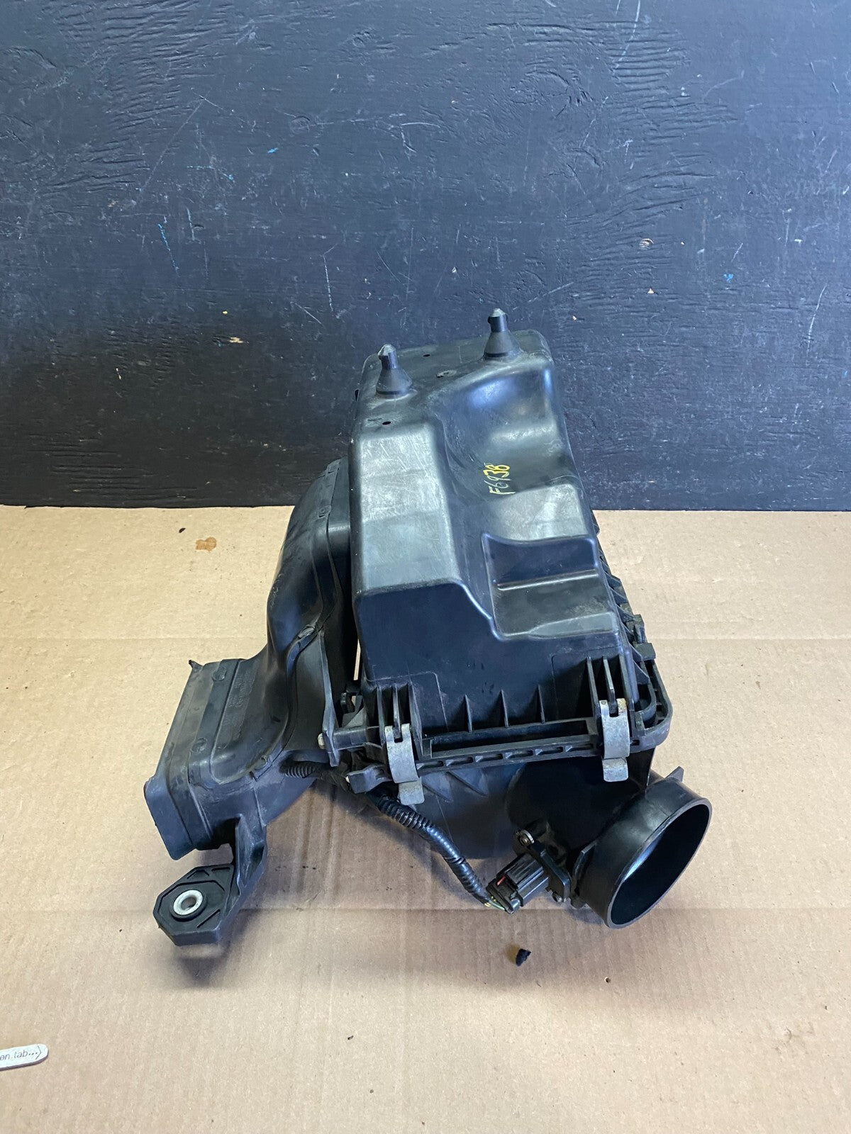 2007 to 2010 Lincoln MKX 3.7L Air Cleaner Box Resonator OEM I3322 DG14