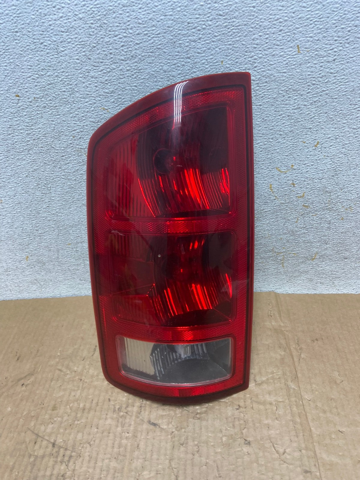 2002 to 2006 Dodge Ram 1500 Left Driver side Tail Light AI6796 LK0