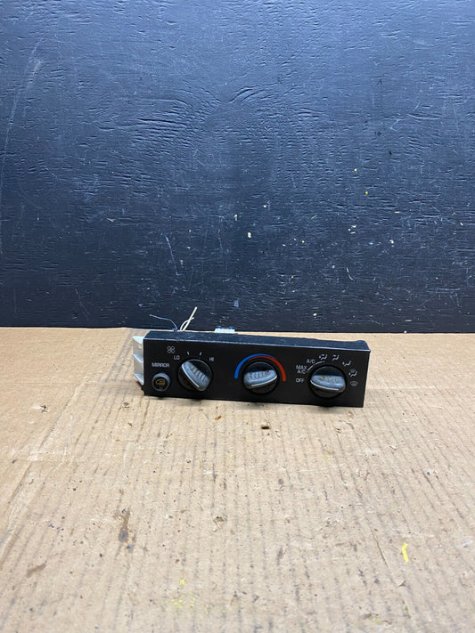 2001 - 2007 GMC Chevrolet Express 1500 Climate Control A/C N5151 DG0