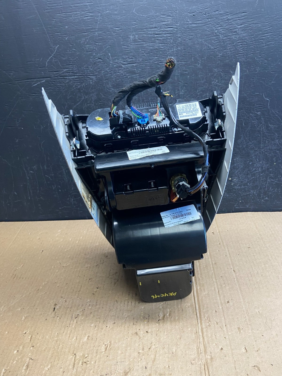 2014-2019 Mercedes CLA250 A/C Heater Climate Control Module Cup Holder AE4046 DG7