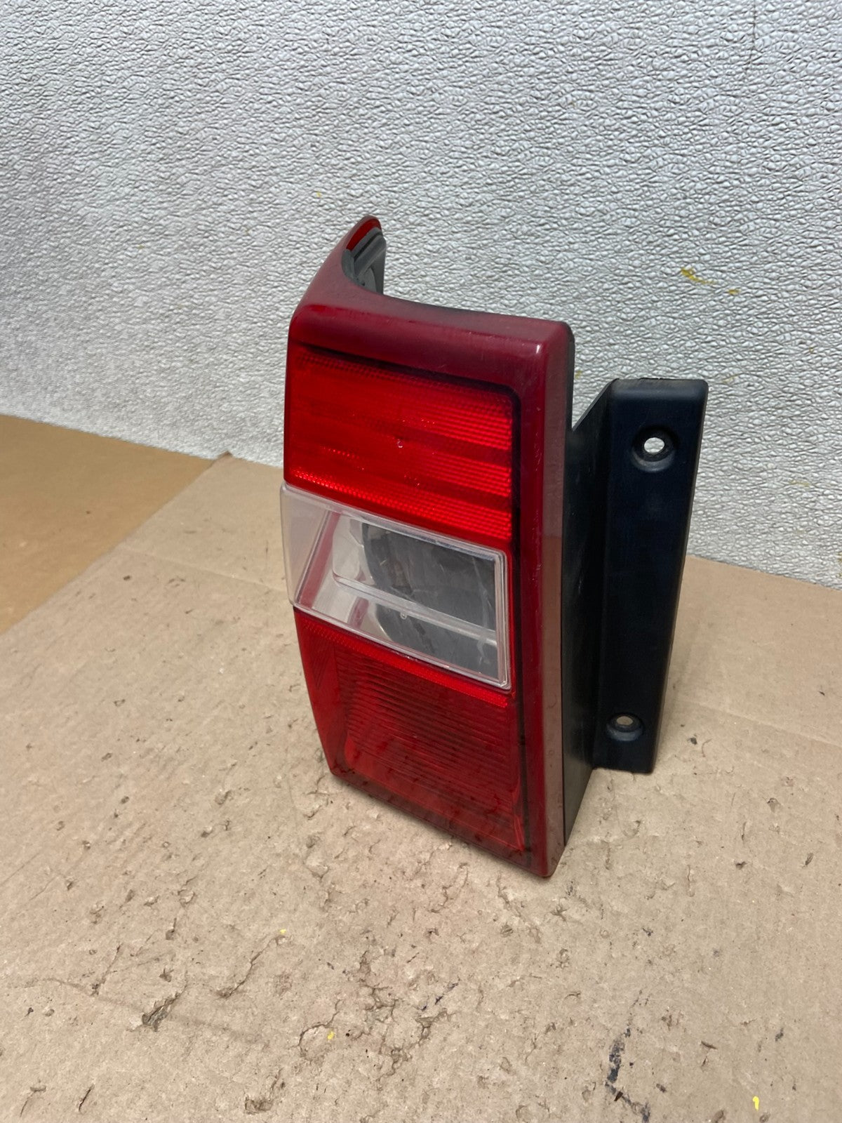 2007 to 2012 Ford Expedition Left Driver LH Side Tail light Z6347 DW1