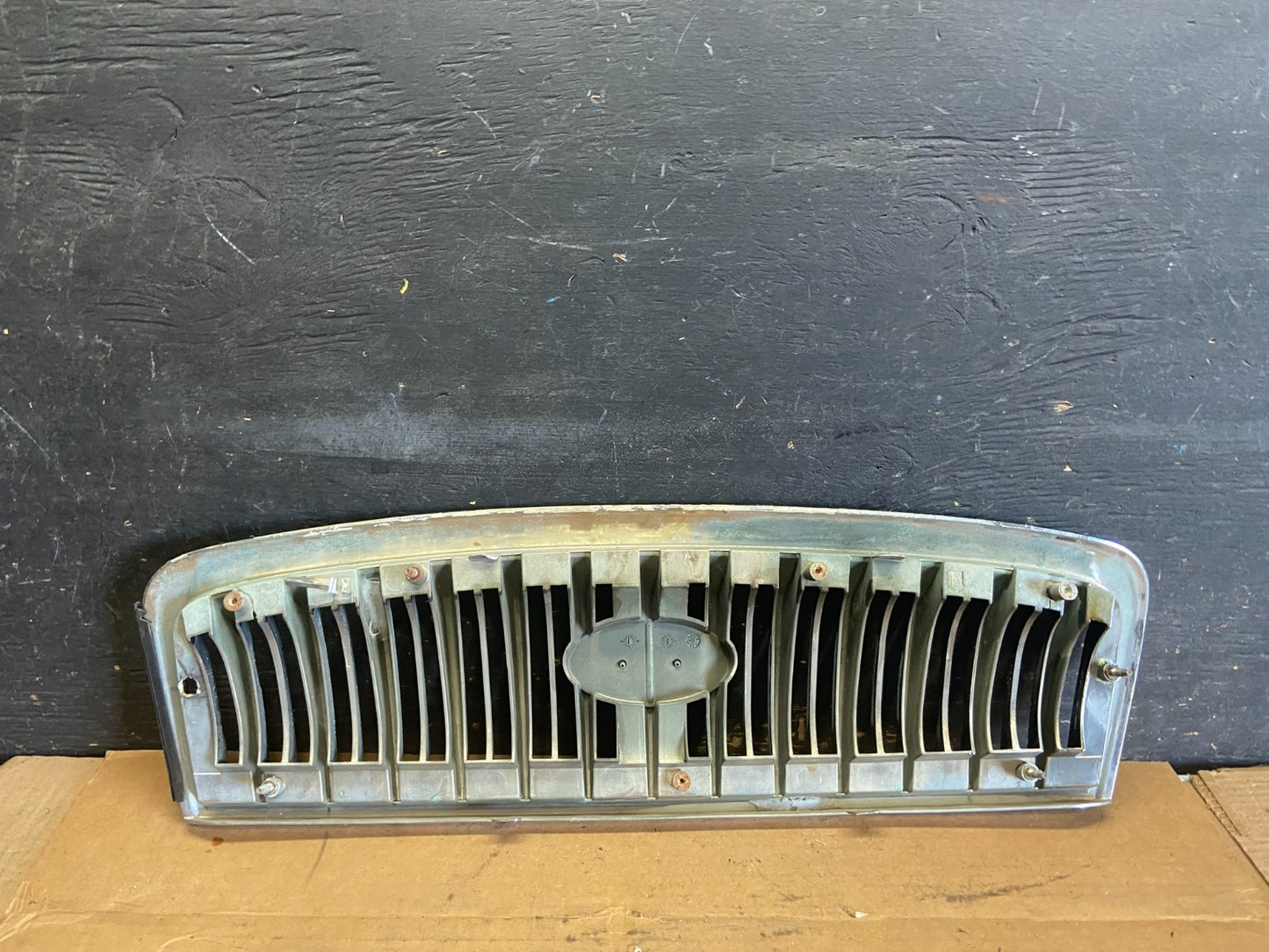 2001 to 2005 Hyundai Sonata Front Upper Grille Grill Bumper OEM Q9982 DG8