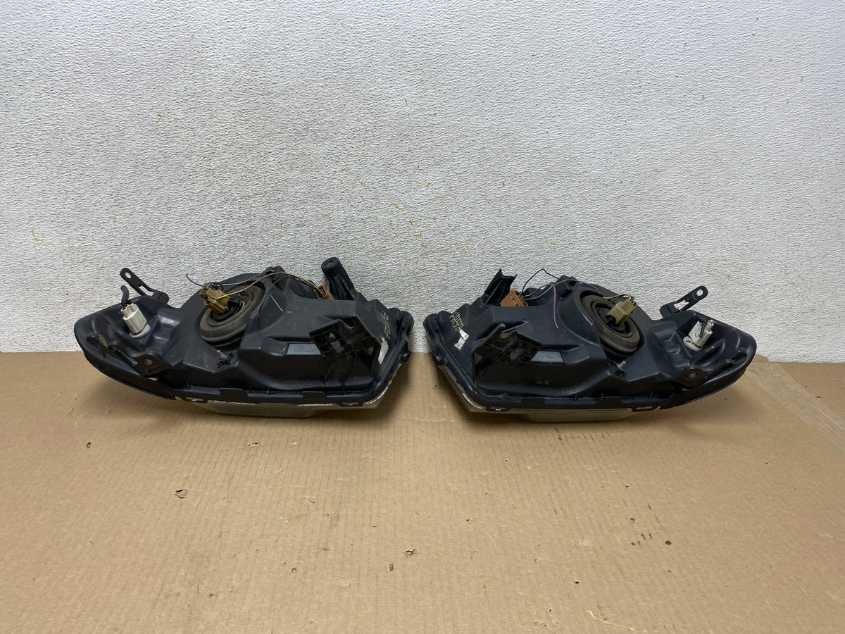 2008 to 2012 Ford Escape Headlights Left+Right Side Set Halogen AH5727 DW8