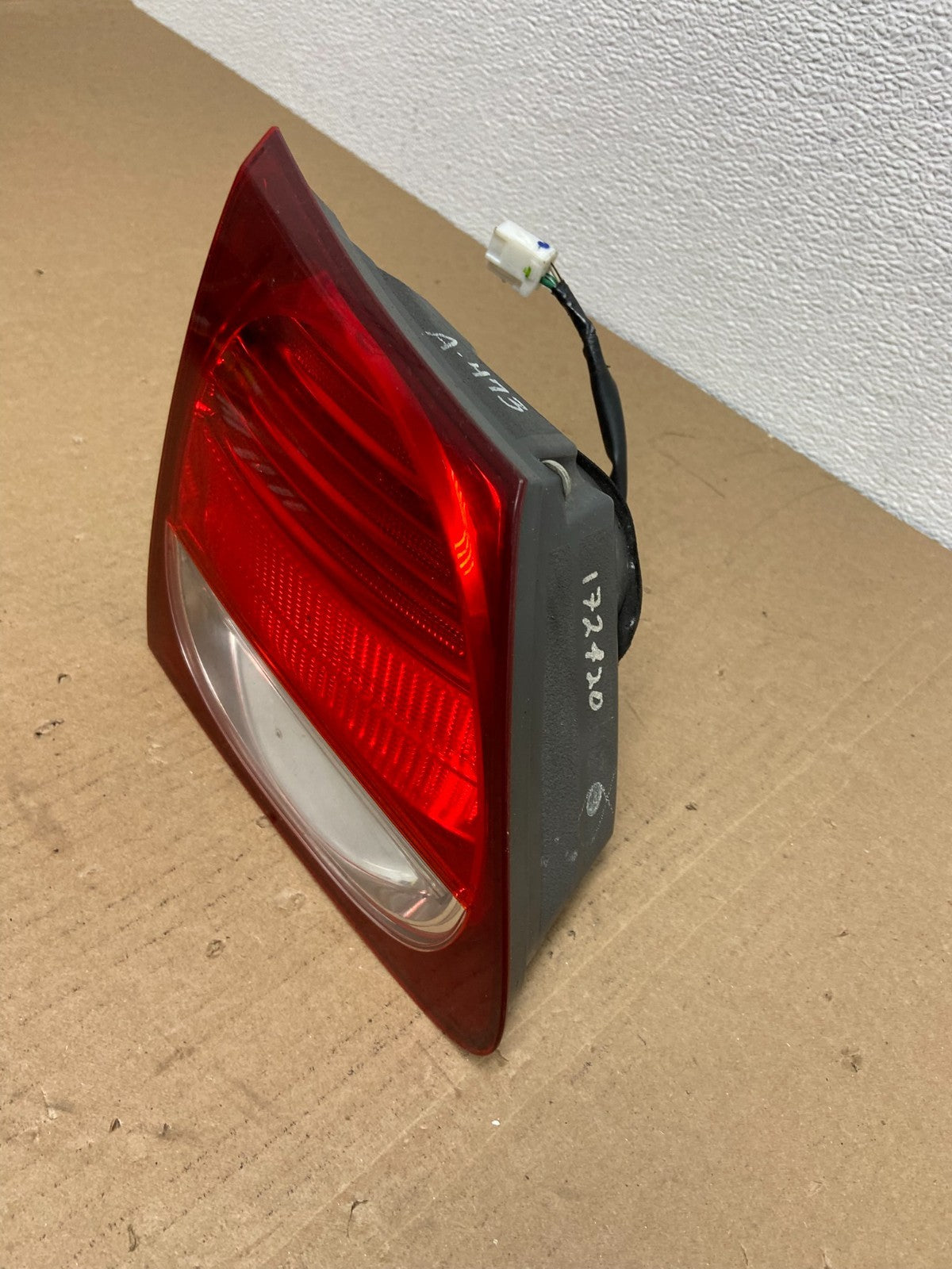 2006-2011 Lexus GS350 GS430 GS450H Left Driver LH Inner Tail Light OEM AB6403 DW1