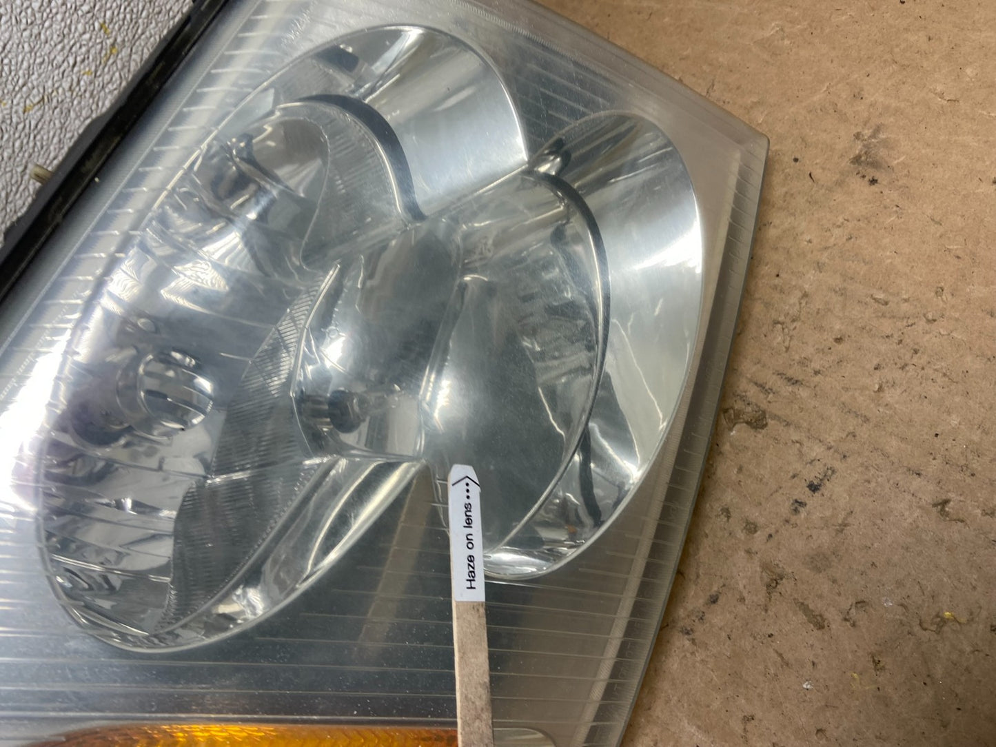 2002 to 2009 Gmc Envoy Right Passenger RH Side Headlight Halogen Z7688 PS3