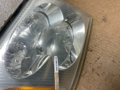 2002 to 2009 Gmc Envoy Right Passenger RH Side Headlight Halogen Z7688 PS3