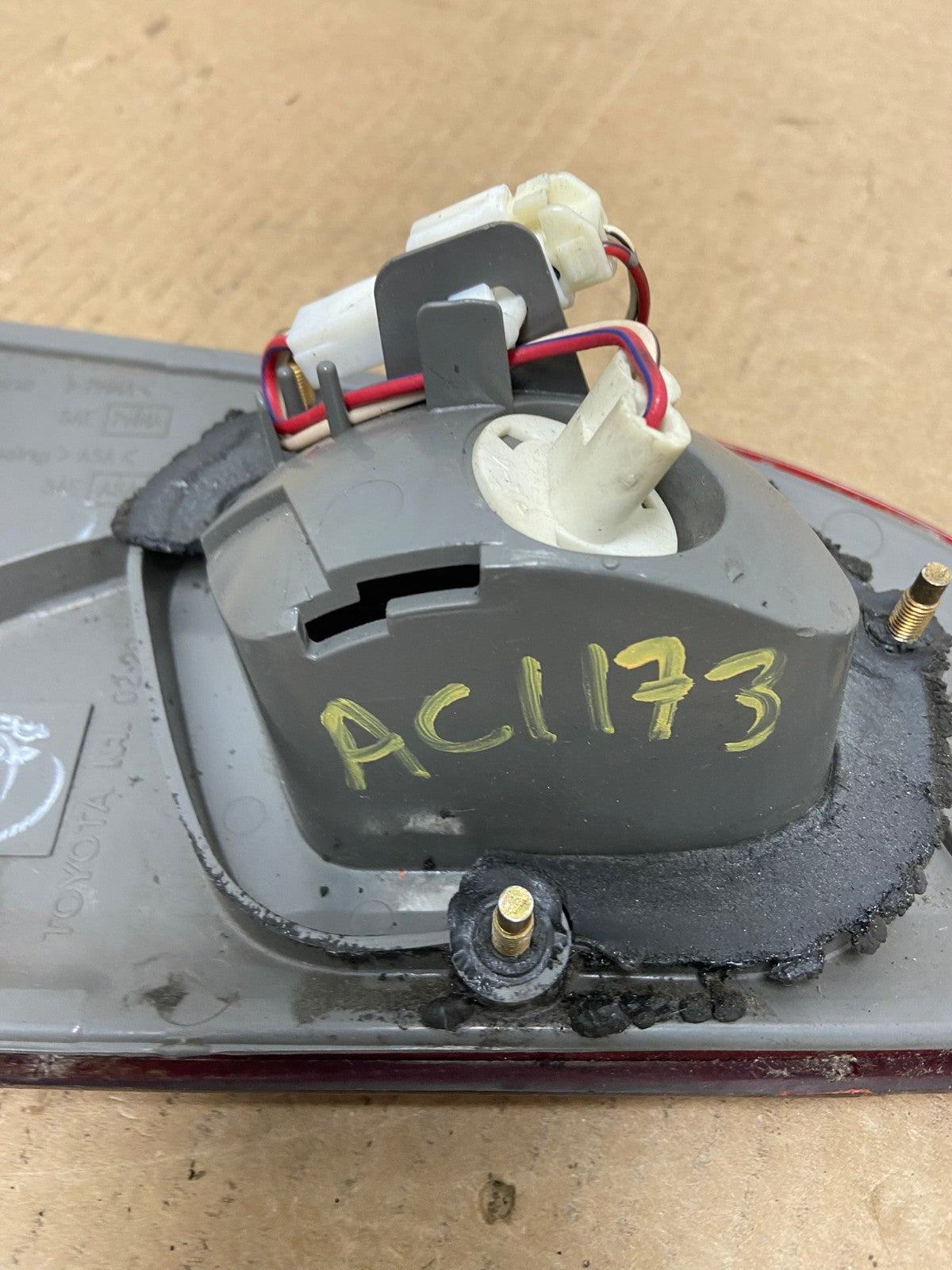 1998-2000  Toyota Corolla Right Passenger RH Side Inner Tail light OEM AC1173 LK6