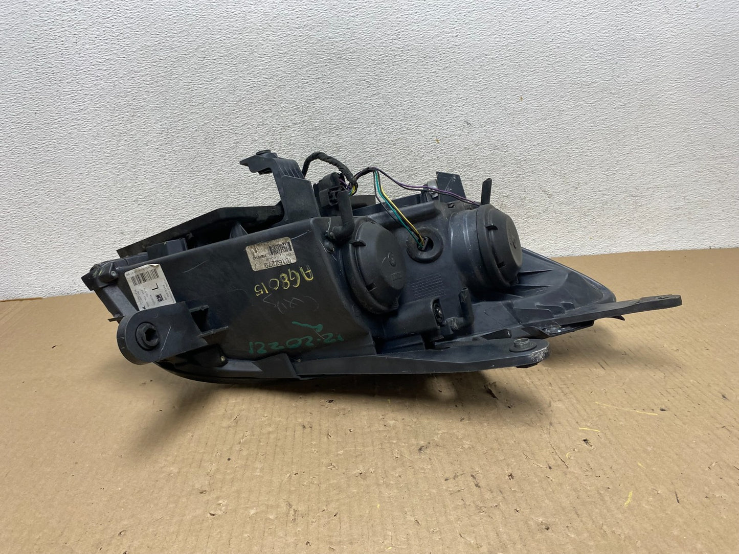 2007 to 2010 Saturn Outlook Left Driver LH Halogen Headlight AG8015 DW5