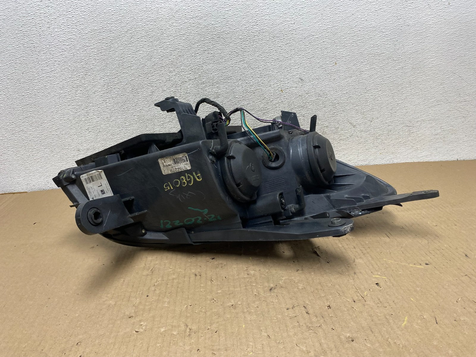 2007 to 2010 Saturn Outlook Left Driver LH Halogen Headlight AG8015 DW5