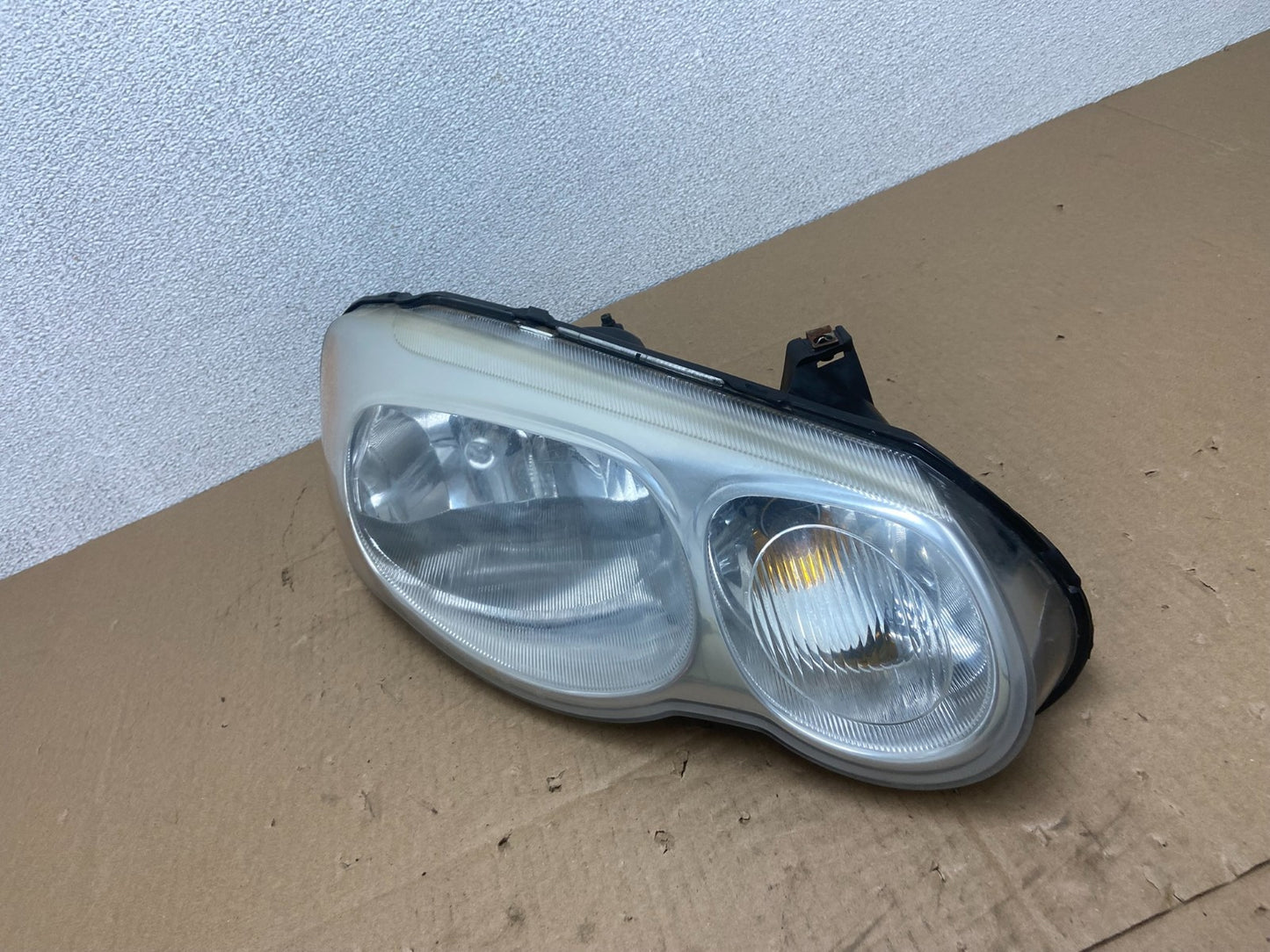 2004 2005 2006 Chrysler Sebring Right Passenger Side Halogen Headlight AB6180 DW1