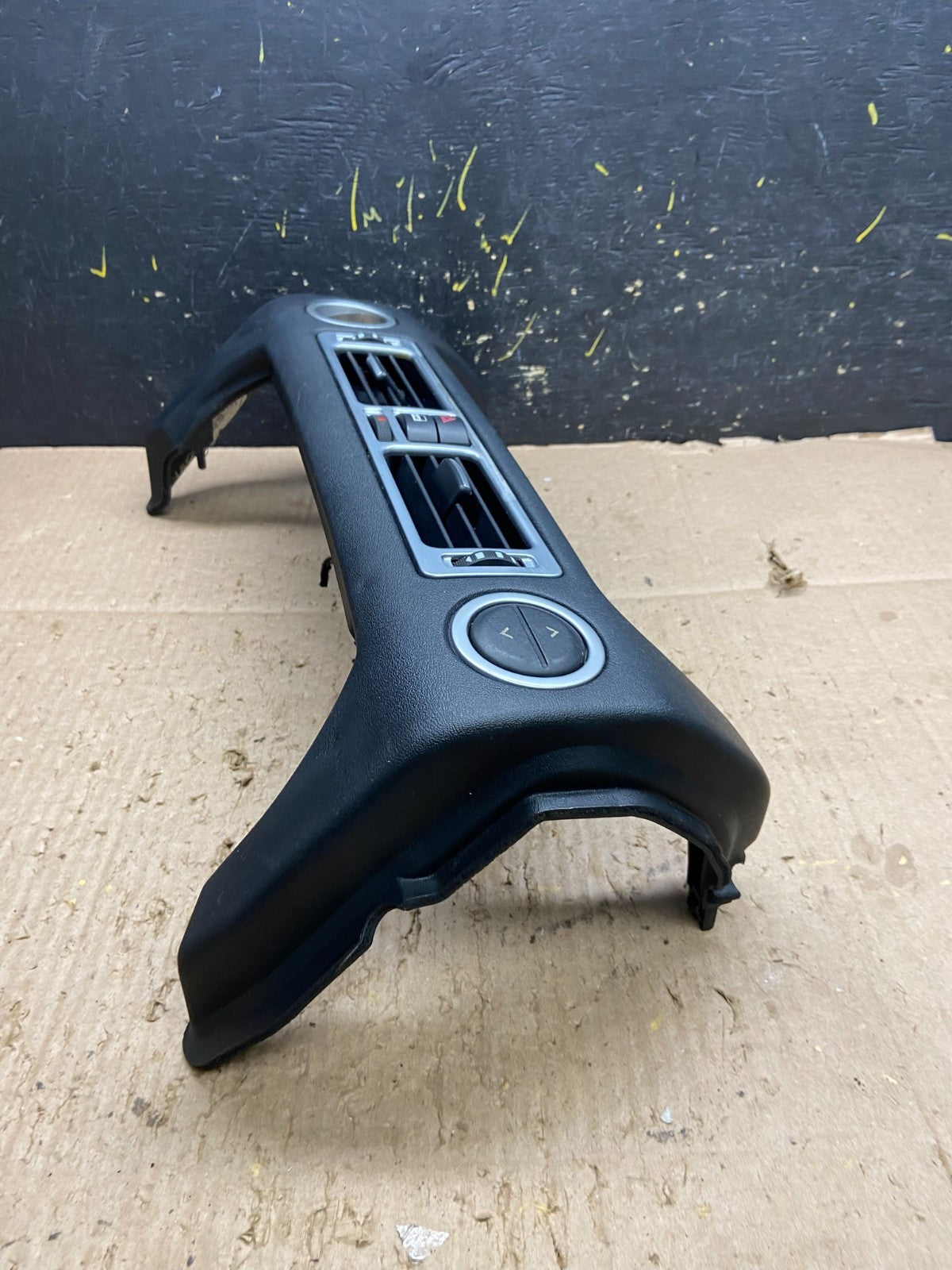 2010 2011 2012  Land Rover Range Rover Center Dash Air Vent Trim Y8066 DG2