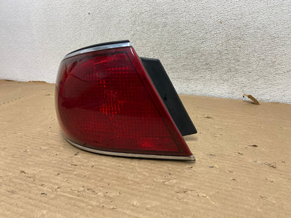 2000 to 2005 Buick Lesabre Left Driver LH Side Tail Light AG8264 LK2