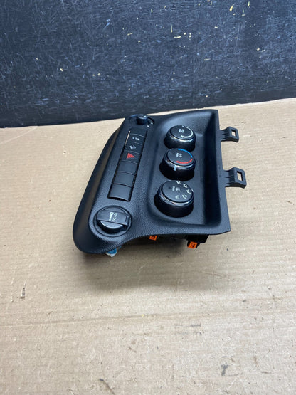 2011 - 2013 Jeep Wrangler Dash Climate Temperature Control Radio Bezel ah3471 DG2