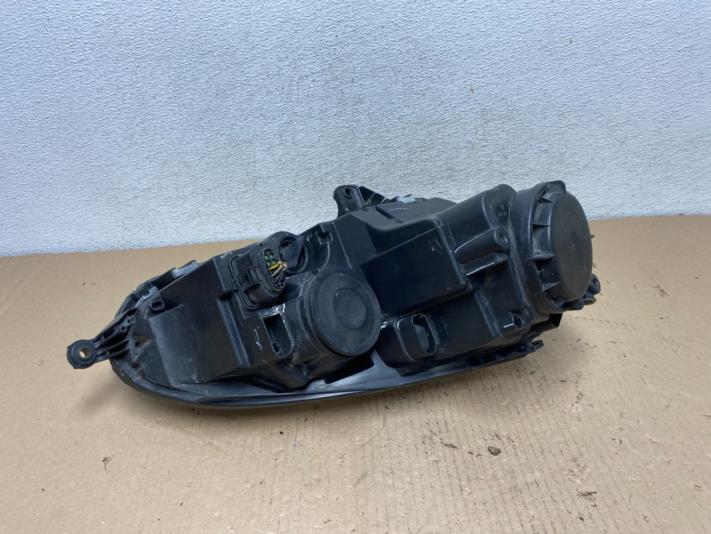 2005 to 2010 Volkswagen Jetta Left Driver LH Side Headlight Halogen AF3224 DW6
