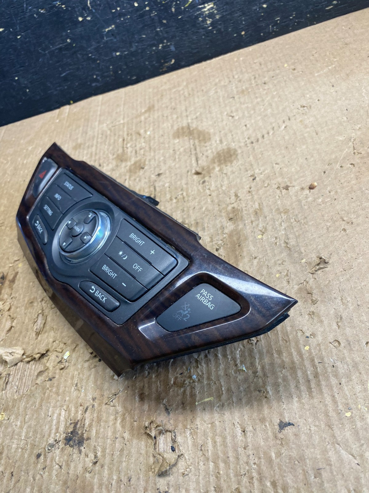 2013 to 2015 Nissan Pathfinder Information Display Control OEM Z7448 DG2
