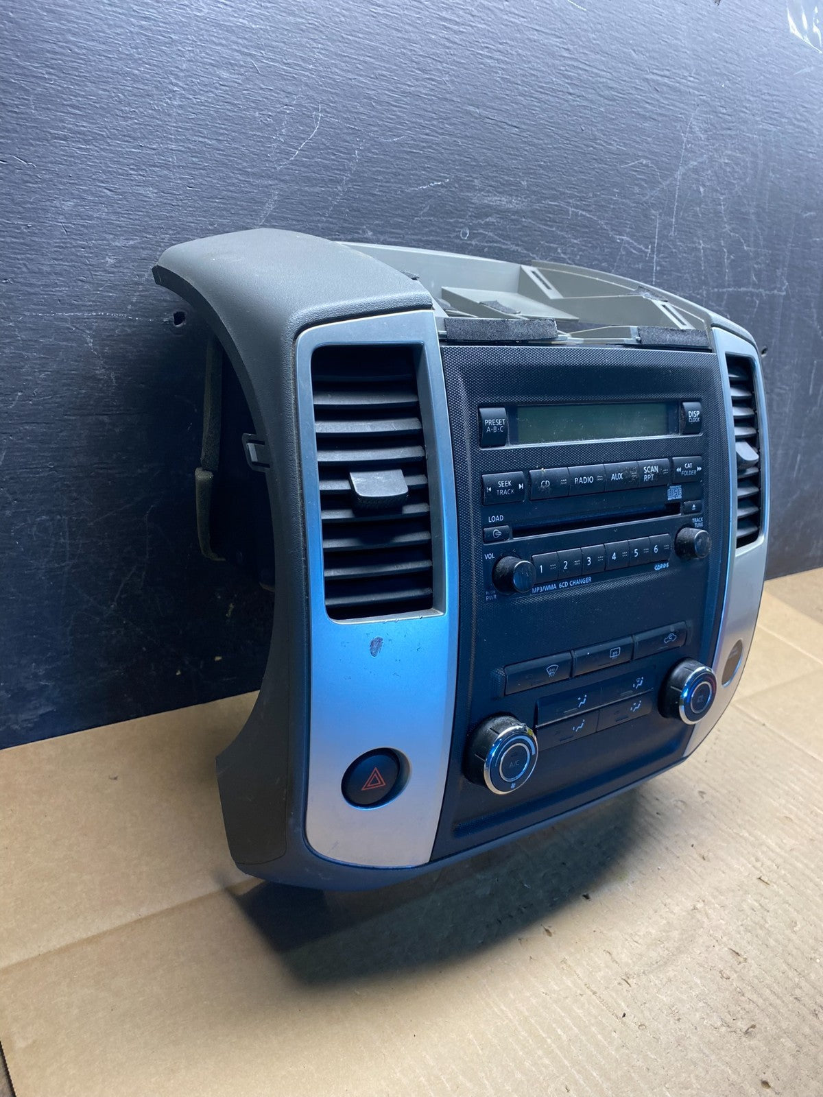 2009-2012 Nissan Frontier Xterra Radio Climate Control Bezel Center AI7700 DG3