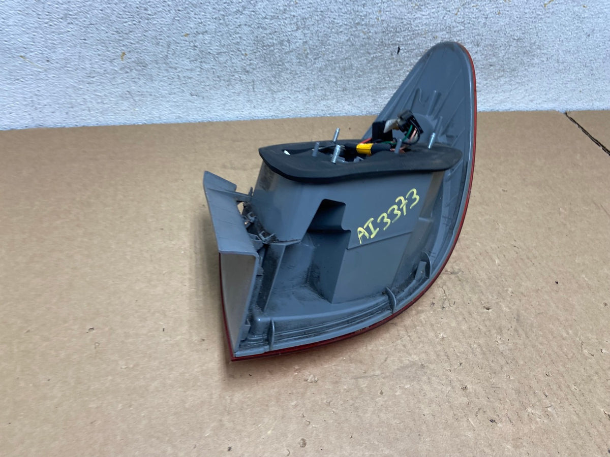 2007 to 2010 Hyundai Elantra Sedan Left Driver Side Tail Light AI3373 LK5