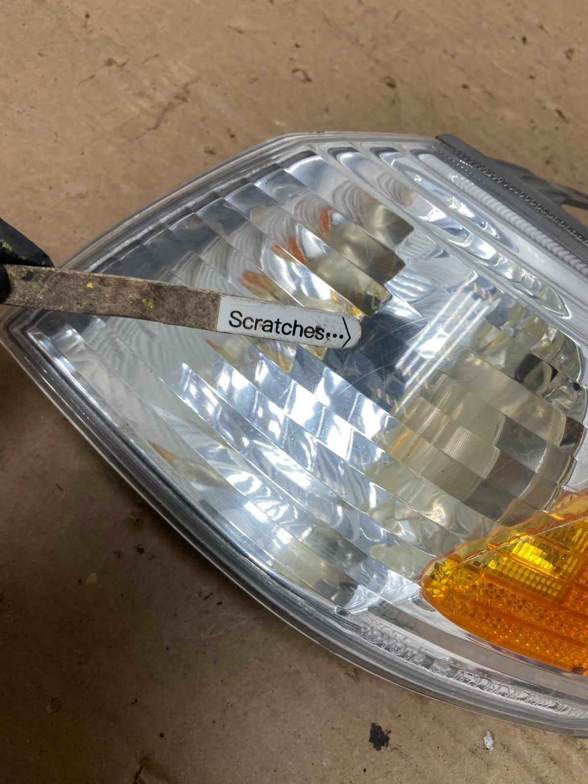 2000 - 2001 Toyota Camry Front Left Driver Lh Turn Signal AD4017 DW3