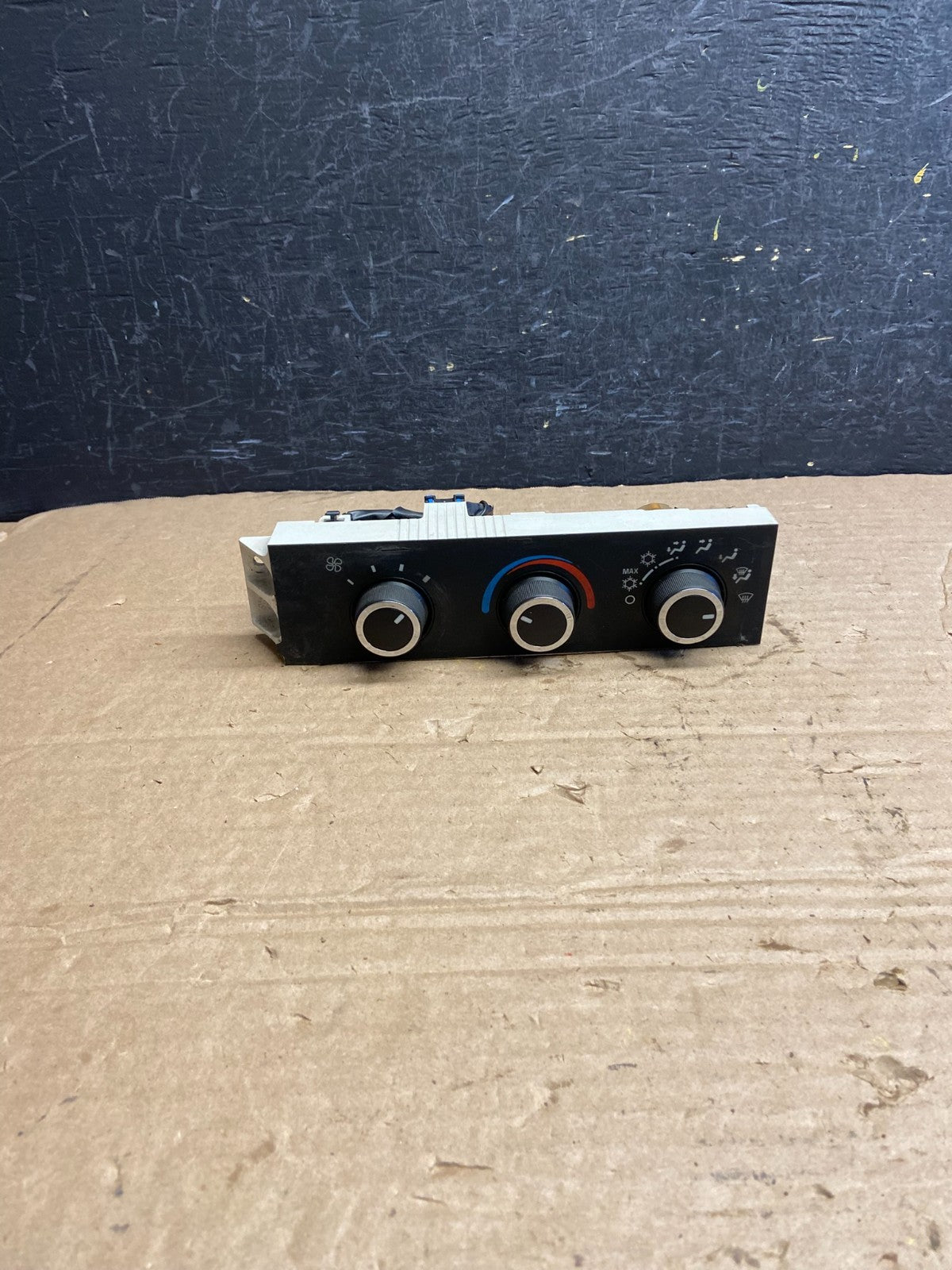 2008-2010 Chevrolet Express 1500 2500 3500 Climate Control Panel AF2124 DG0