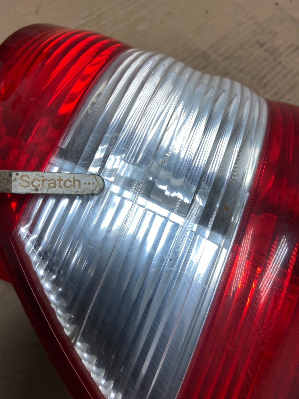 2002-2005 Mercedes ML350 ML-Class Left Driver Lh Side Tail Light OEM Y0131 DW3