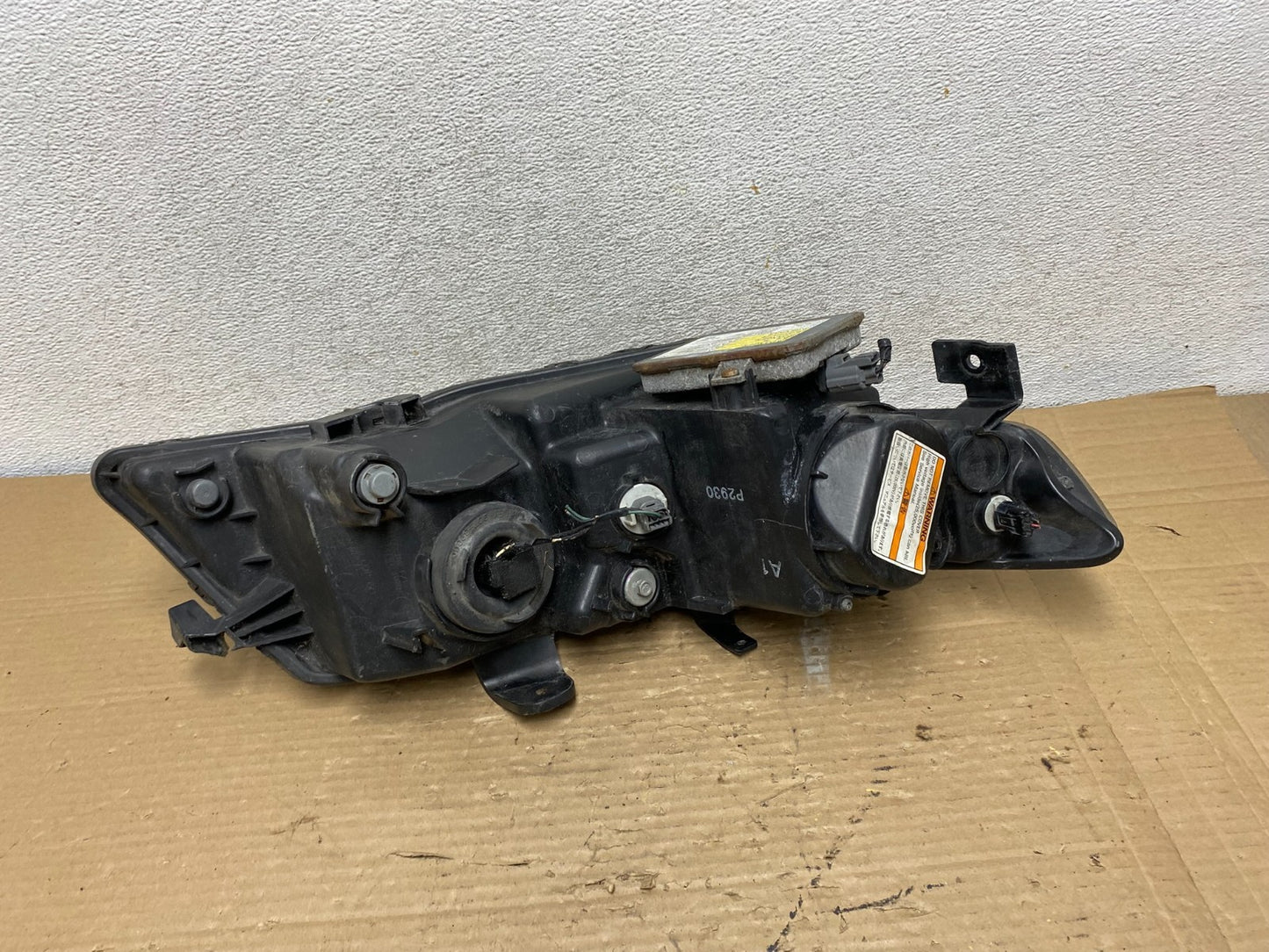 2004 to 2008 Acura TSX Left Driver Side Xenon HID Headlight AG9095 DW7