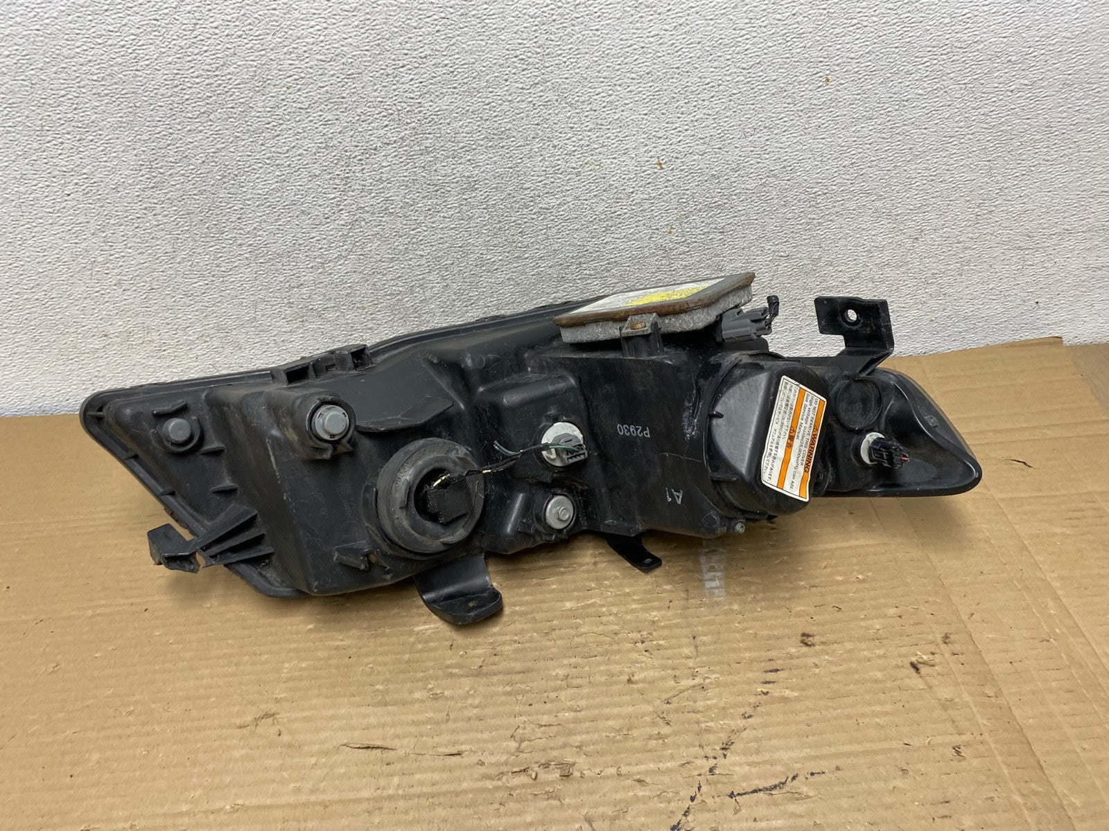 2004 to 2008 Acura TSX Left Driver Side Xenon HID Headlight AG9095 DW7