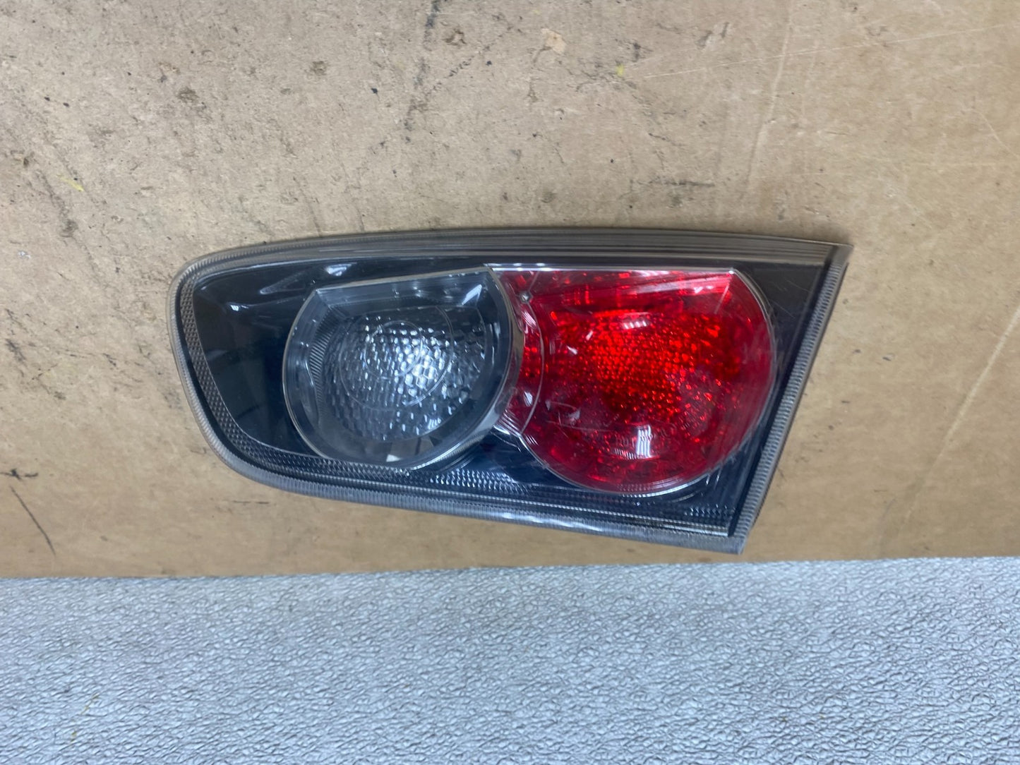 2008-2015 Mitsubishi Lancer Evo 10 X Right Passenger Inner Tail Light X5622 DW0
