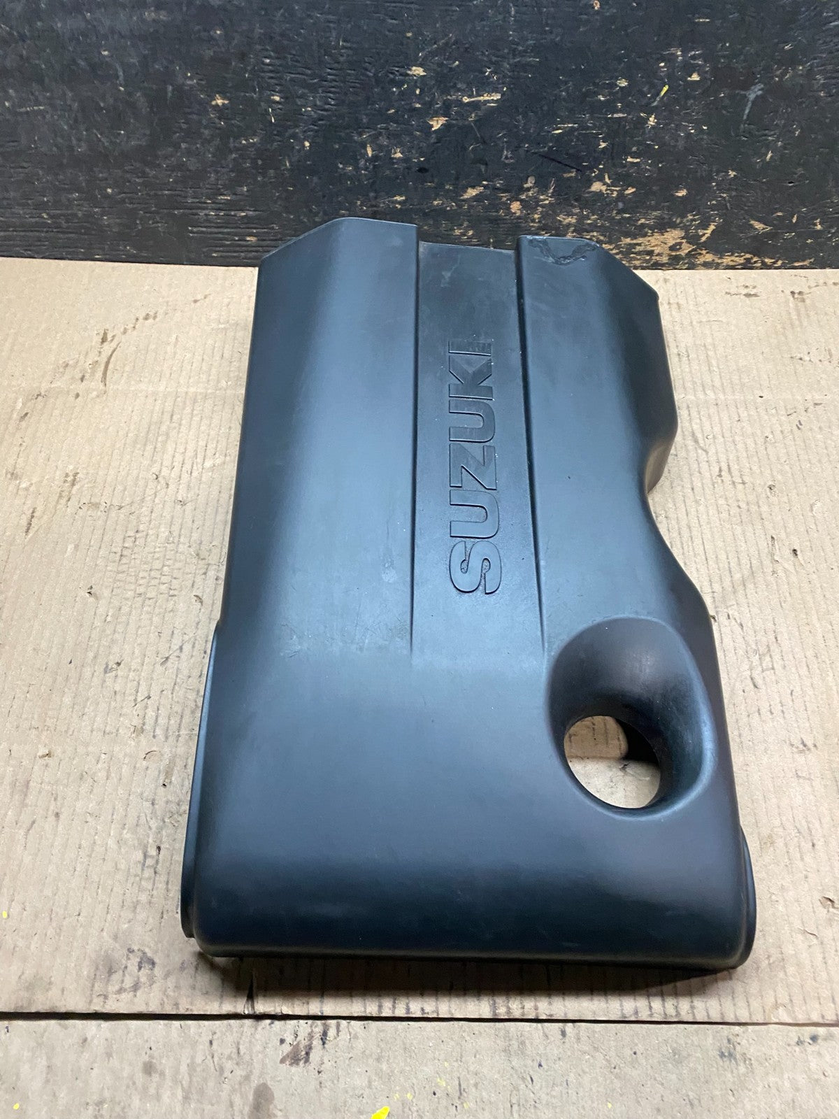 2009-2013 Suzuki Grand Vitara 2.4L Upper Top Engine Motor Dust Cover W5605 DG3