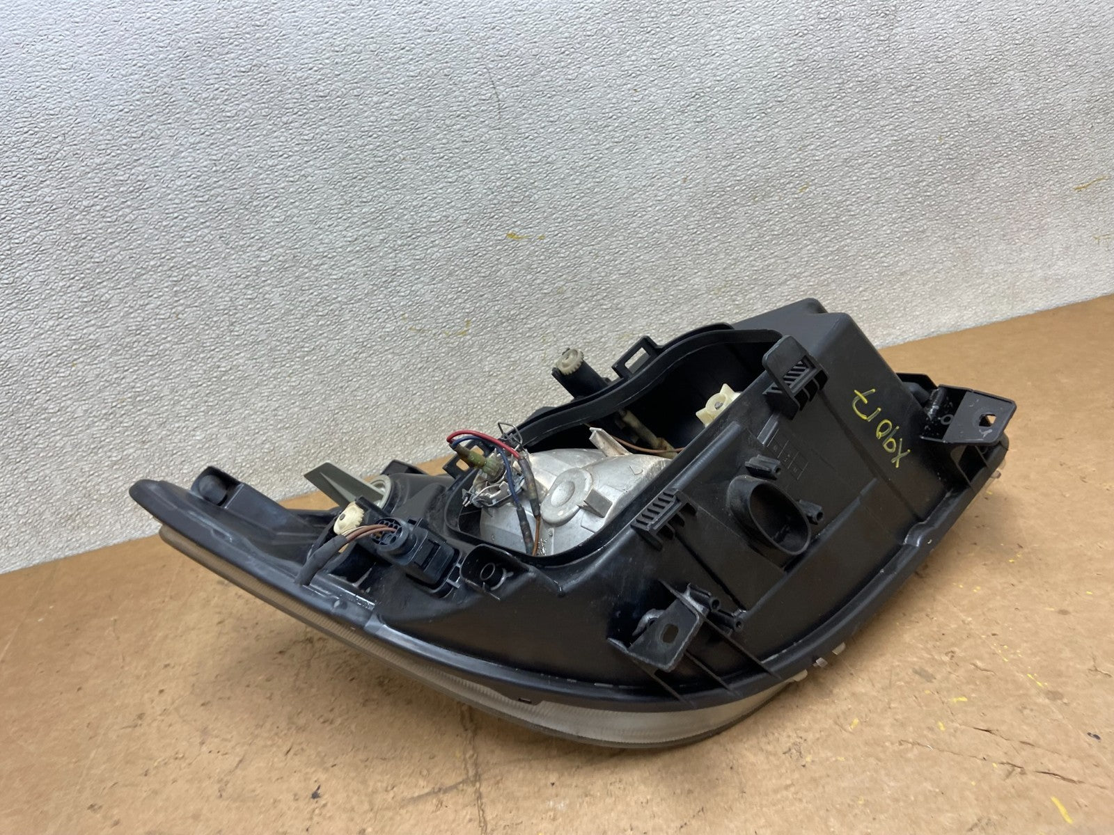 2007 to 2013 Mercedes Sprinter Headlight Left Driver Side Halogen Oem X9017 DW9