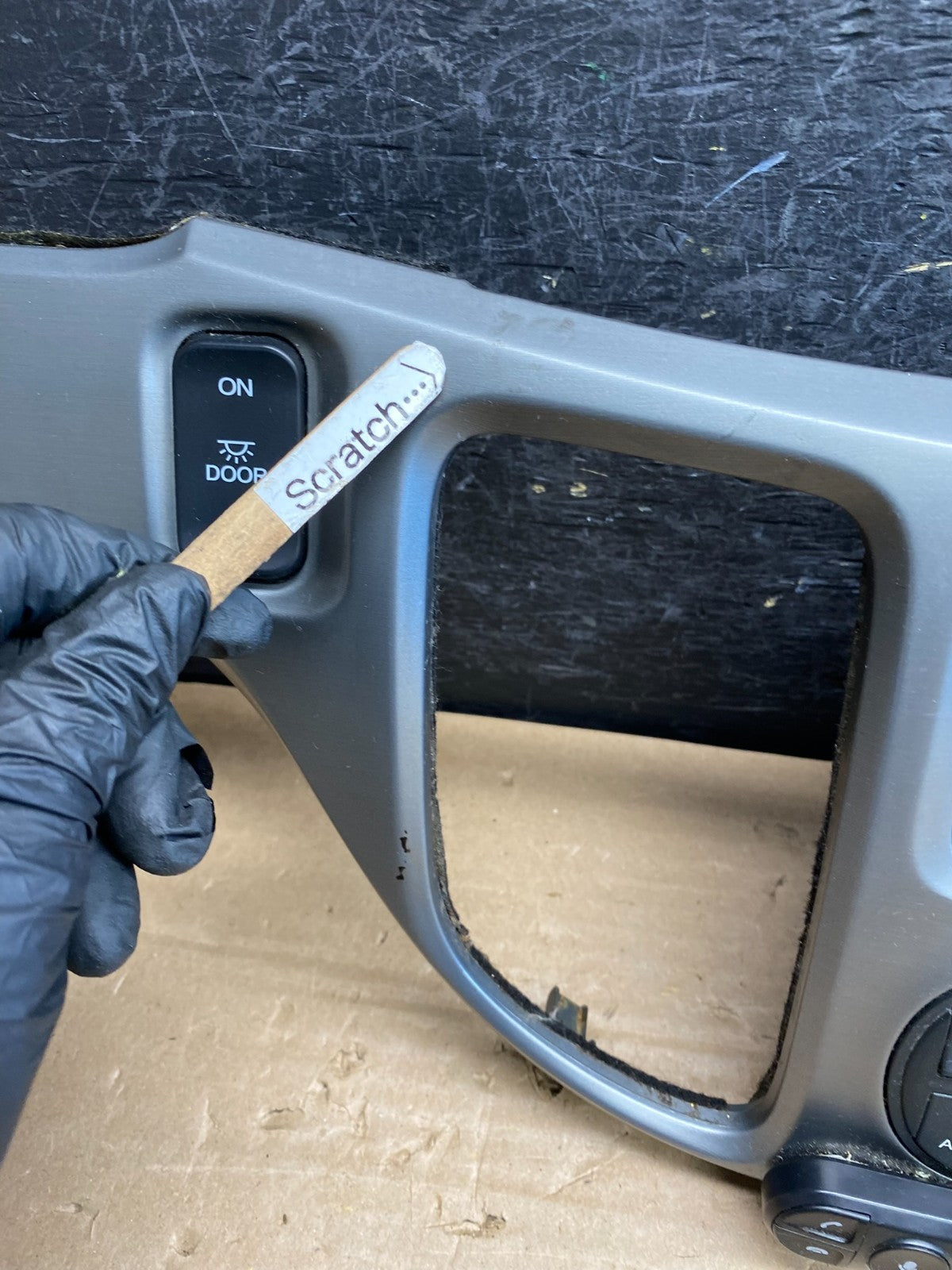 2005 to 2010 Honda Odyssey Radio Climate Control Dash Trim Bezel AG6447 DG4