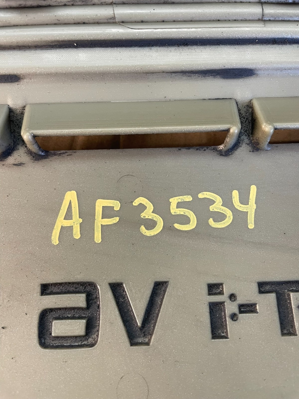 2004 to 2006 Toyota Sienna Highlander 3.3L Top Engine Cover Lid af3534 DG7