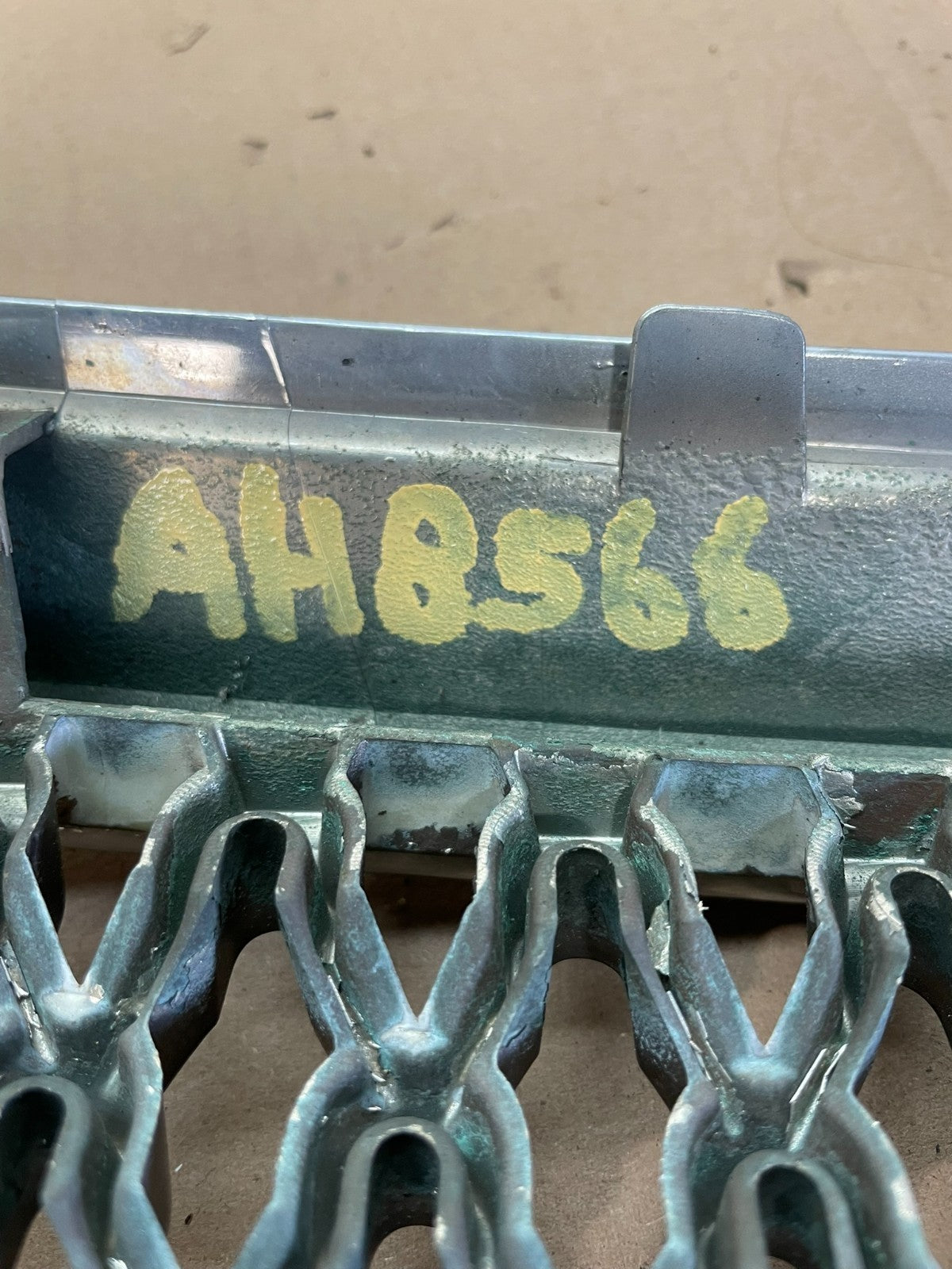 2007 to 2011 Hyundai Veracruz Chrome Grille Grill AH8566 DG5