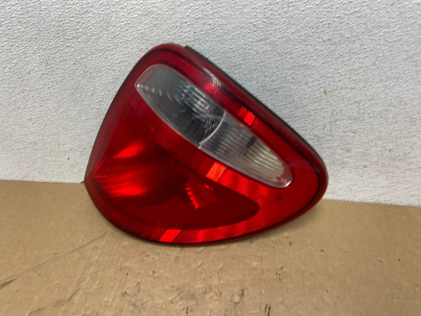 2004 - 2007 Dodge Grand Caravan Right Passenger Side Tail Light AG1165 LK1