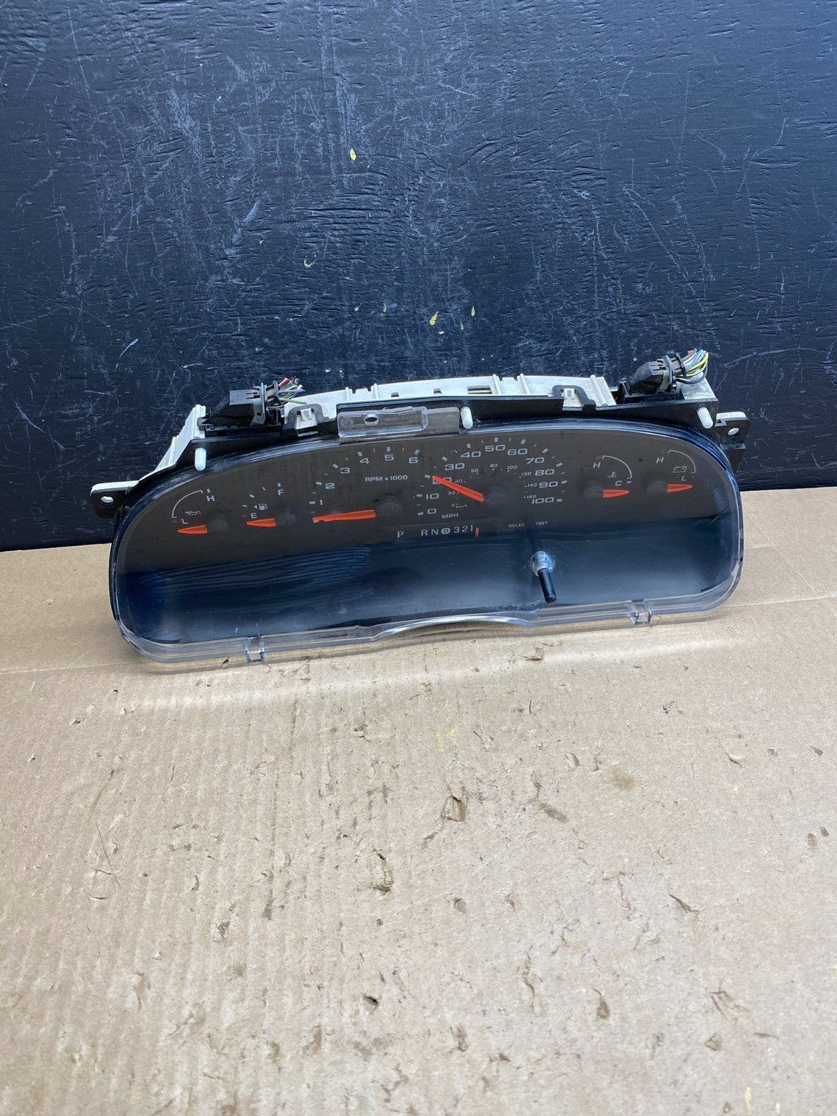 2006 Ford E350 Gauge Speedometer Cluster ac6760 DG0