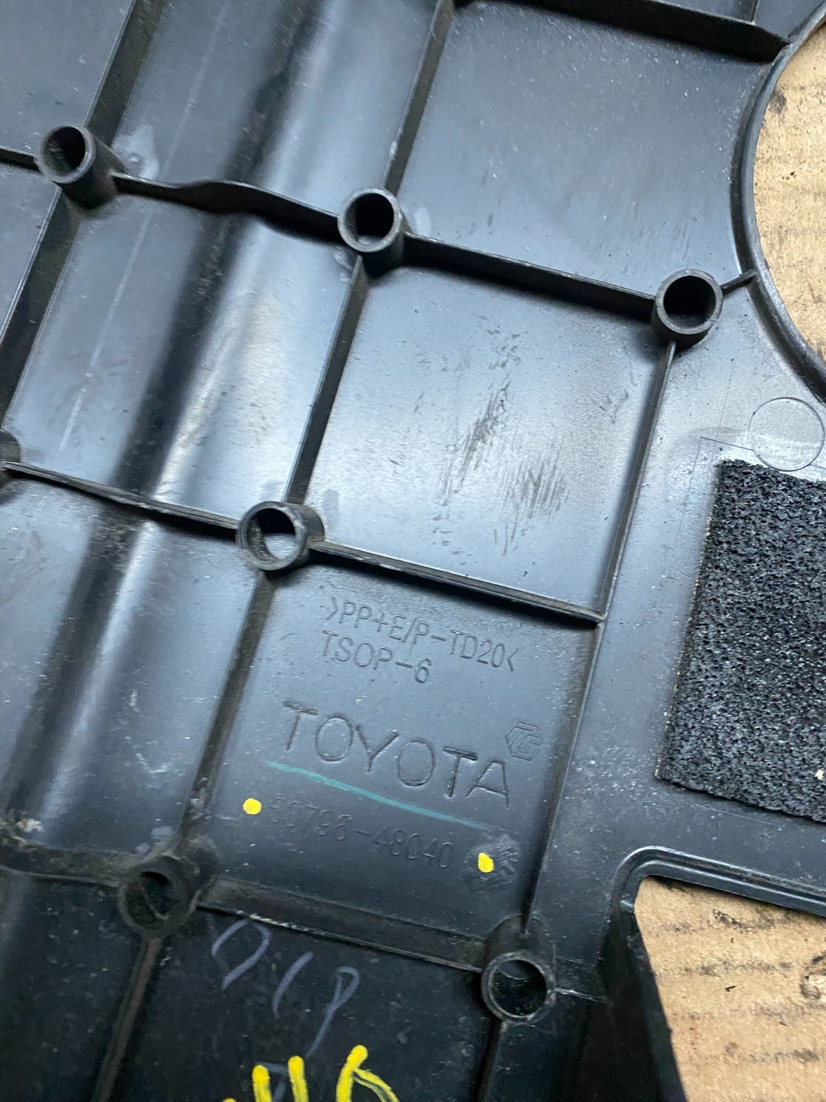 2006 to 2007 Toyota Highlander Hybrid Engine Motor Top Front Cover V9410 DG8