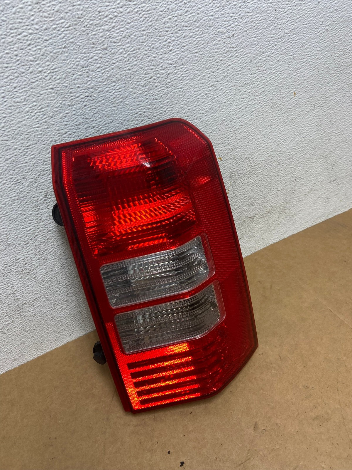 2008-2016 Jeep Patriot Right Passenger Rh Side Tail Light AE2979 LK2