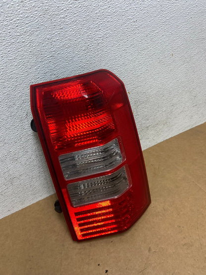 2008-2016 Jeep Patriot Right Passenger Rh Side Tail Light AE2979 LK2