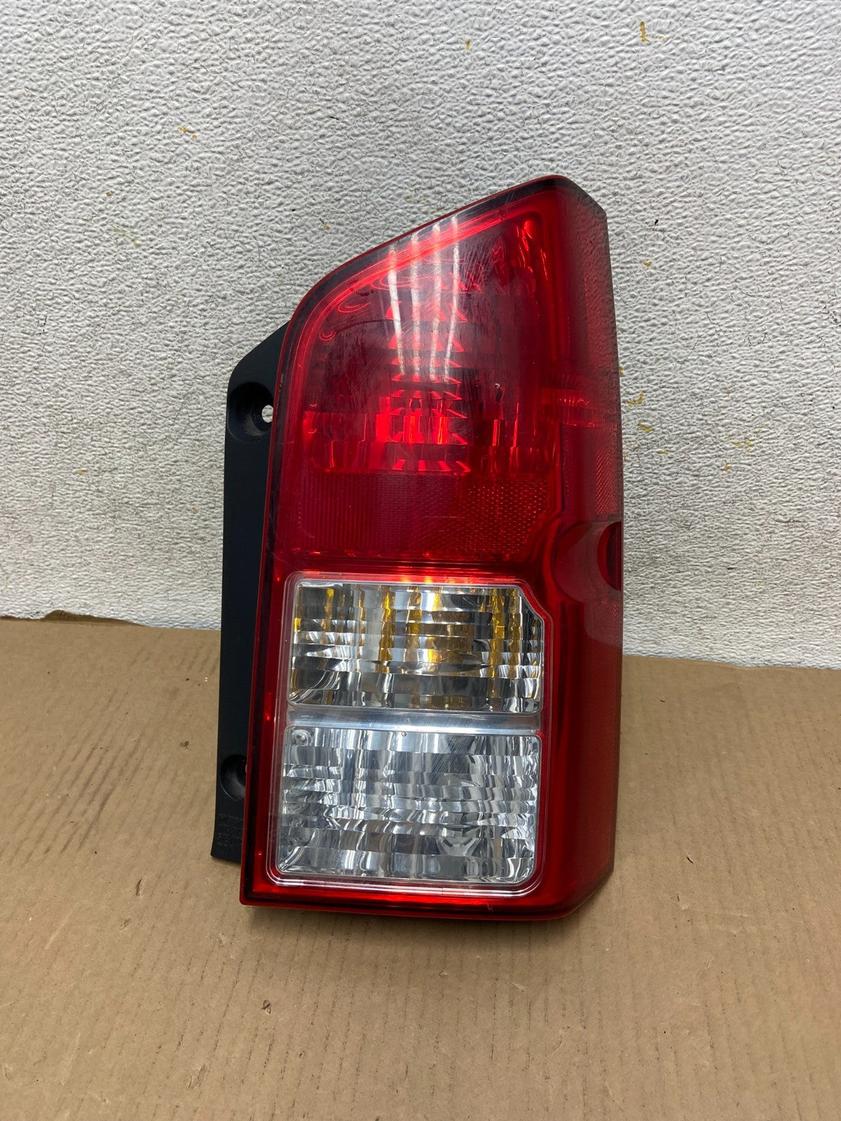 2005 to 2012 Nissan Pathfinder Right Passenger RH Side Tail Light AH3043 DW0