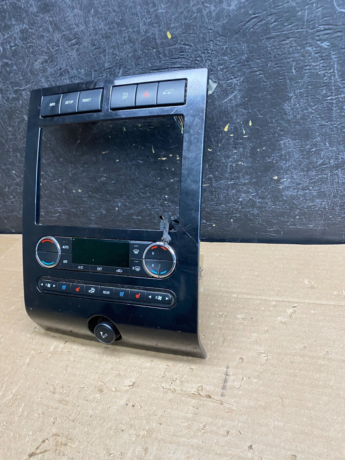 2007 - 2014 Ford Expedition Temperature Climate Control w/ Radio Bezel ag8435 DG1