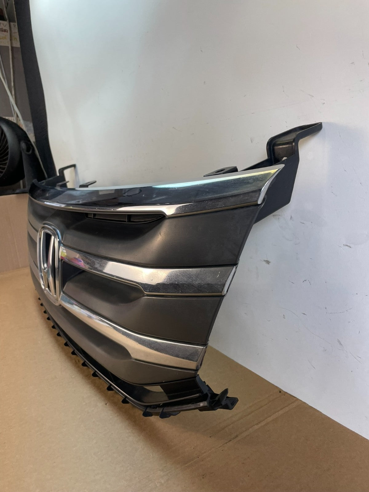 2011 to 2013 Honda Odyssey Front Upper Grille Grill AG2865 DG1