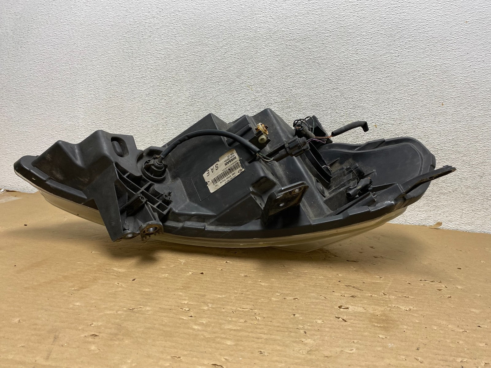 2008 to 2012 Nissan Versa Headlight Halogen Left Driver Lh Side AG9229 DW5
