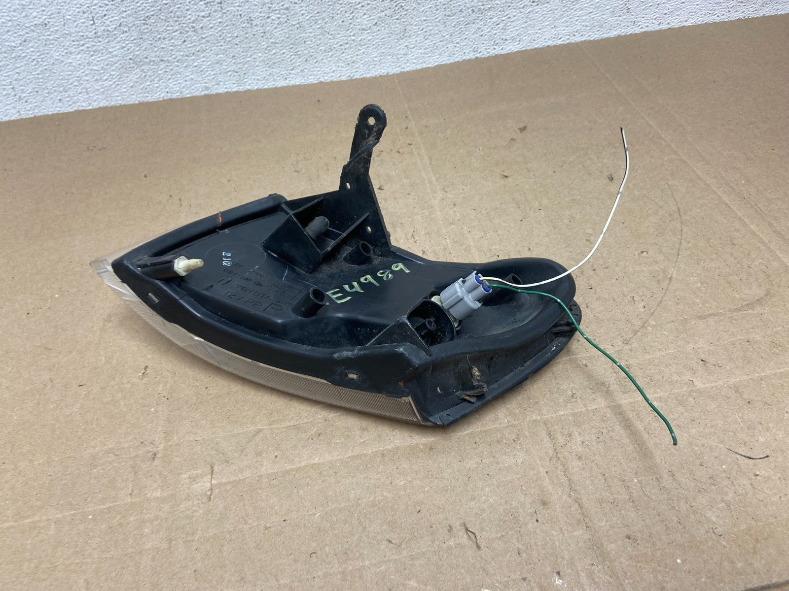 1993 to 1997 Toyota Corolla Right Passenger Corner Marker Turn Signal AE4989 DW5