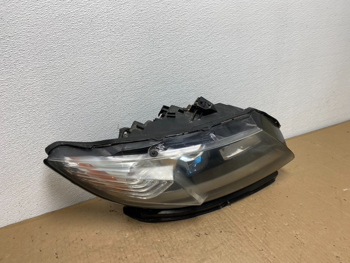 2011 to 2012 Honda CRZ CR-Z Right Passenger RH Side Headlight ab6679 DG2