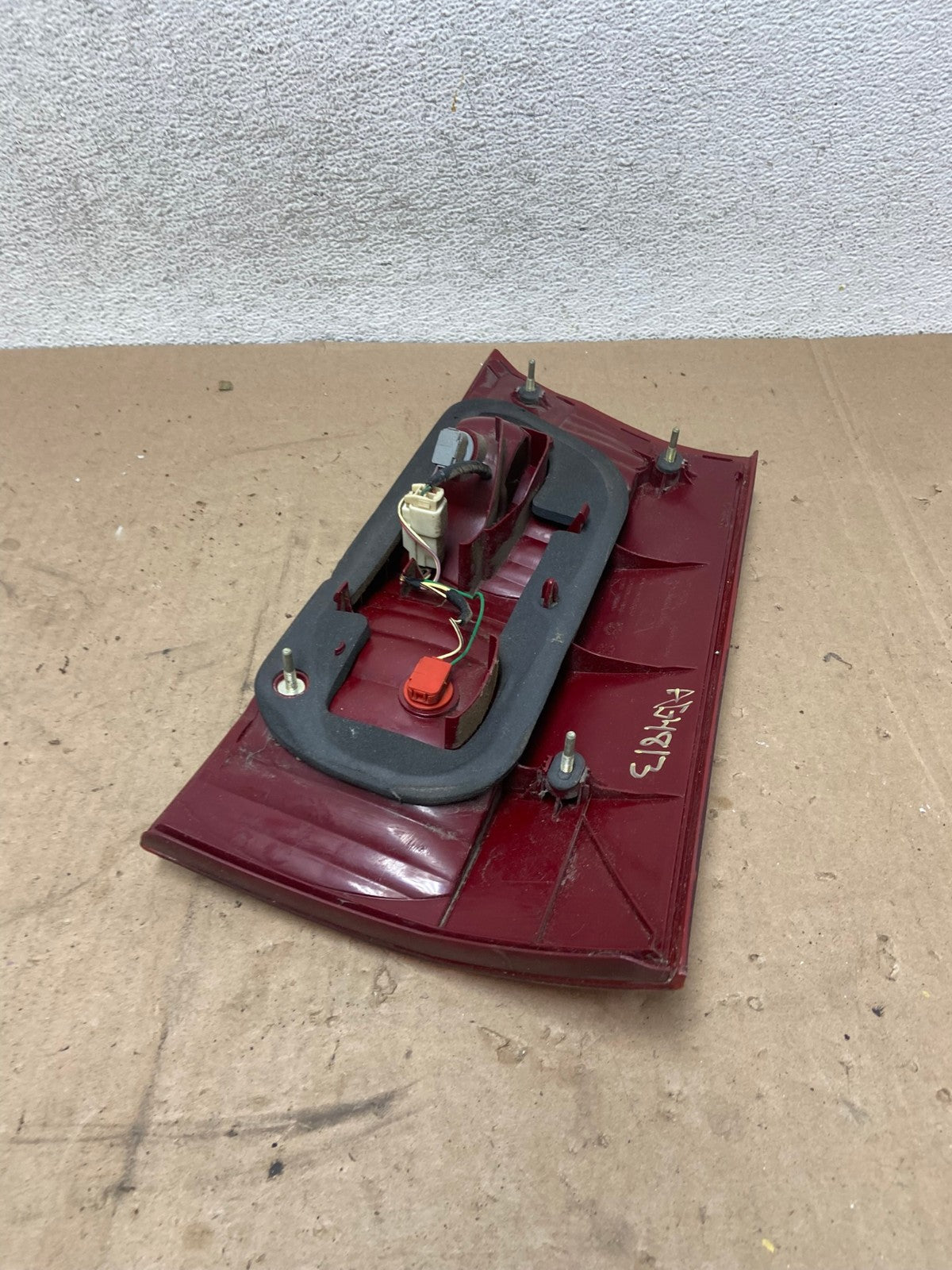 2004 - 2005 Toyota Sienna Left Driver LH Side Inner Tail Light AG4813 LK6